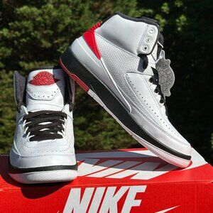 Nike Air Jordan 2 Retro Casual Sneaker - US Womens 7.5 (fits Youth 6Y) NEW